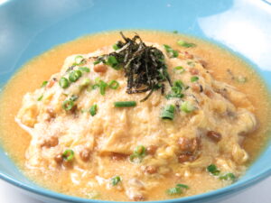 納豆とトロロの鰹出汁オムライス